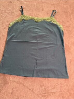 Ann Taylor Cami with Lace Trim in Teal with Contrast Lace Trim Size L Feminine